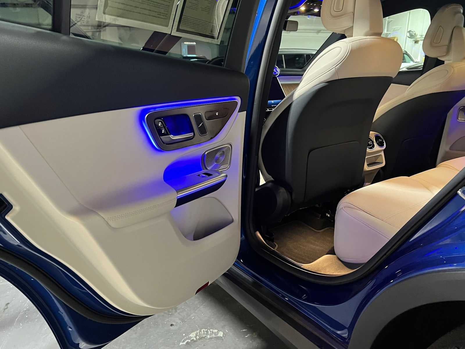 2025 Mercedes-Benz GLC 300 SUV
