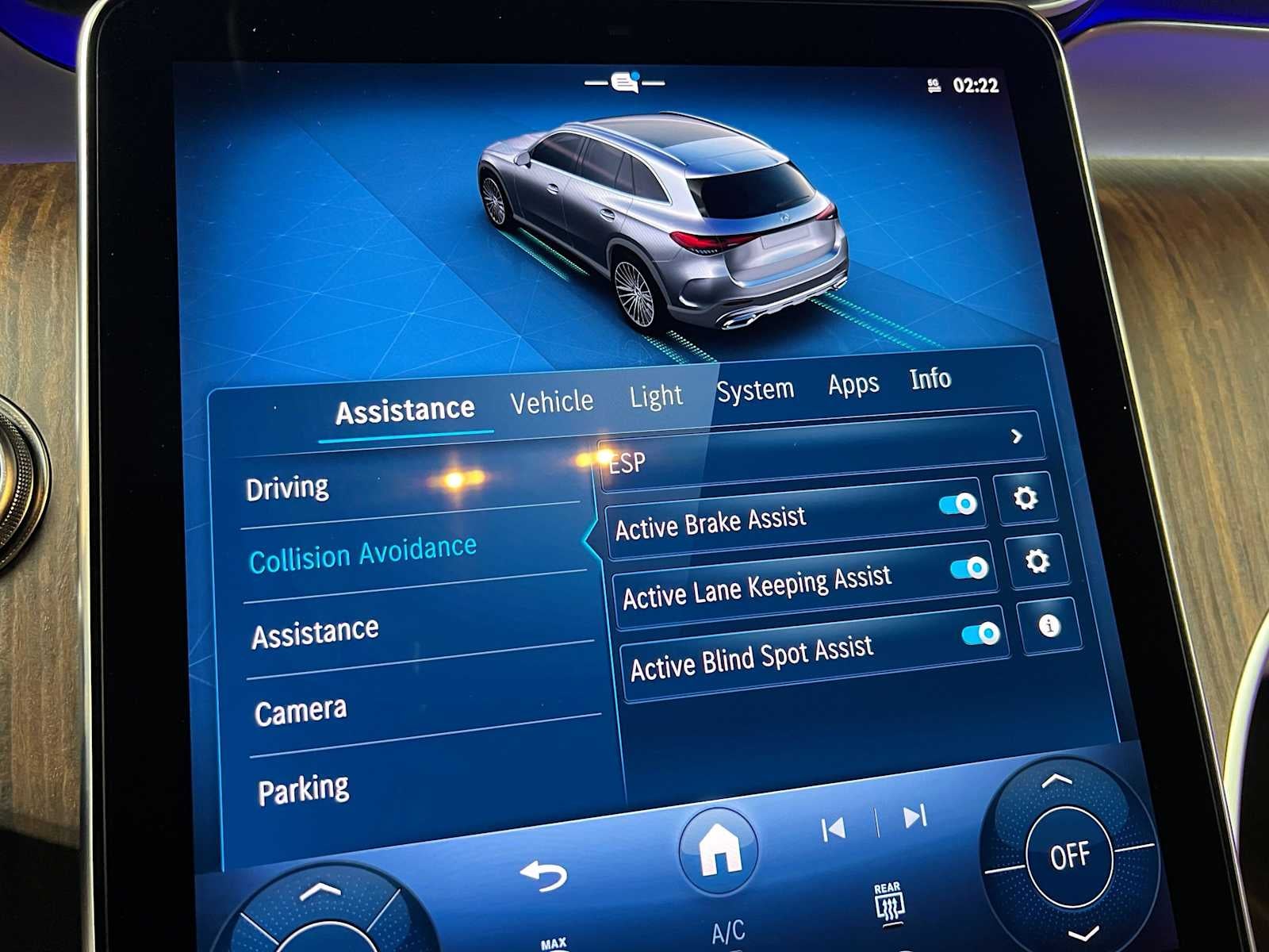 2025 Mercedes-Benz GLC 300 SUV