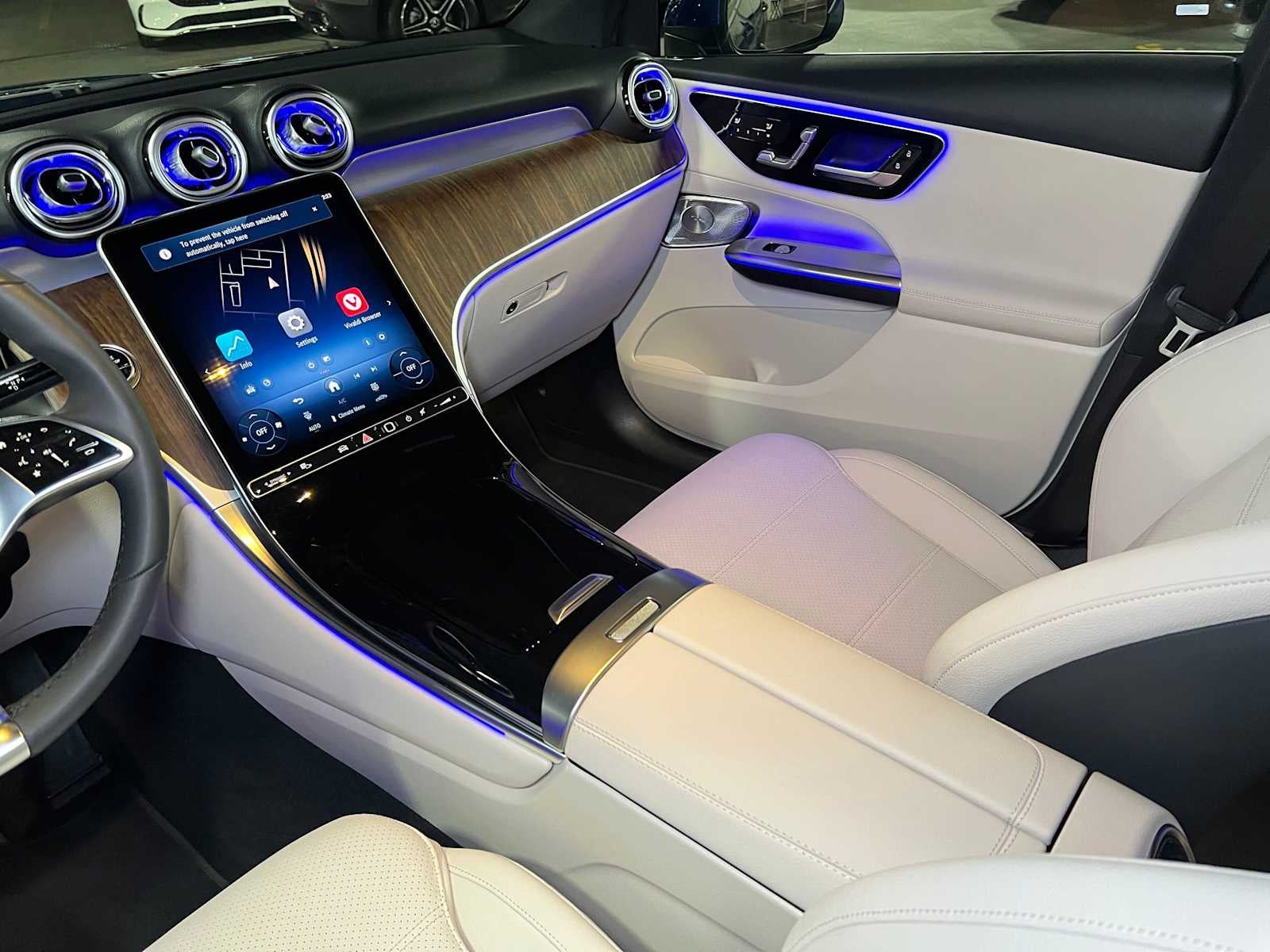 2025 Mercedes-Benz GLC 300 SUV