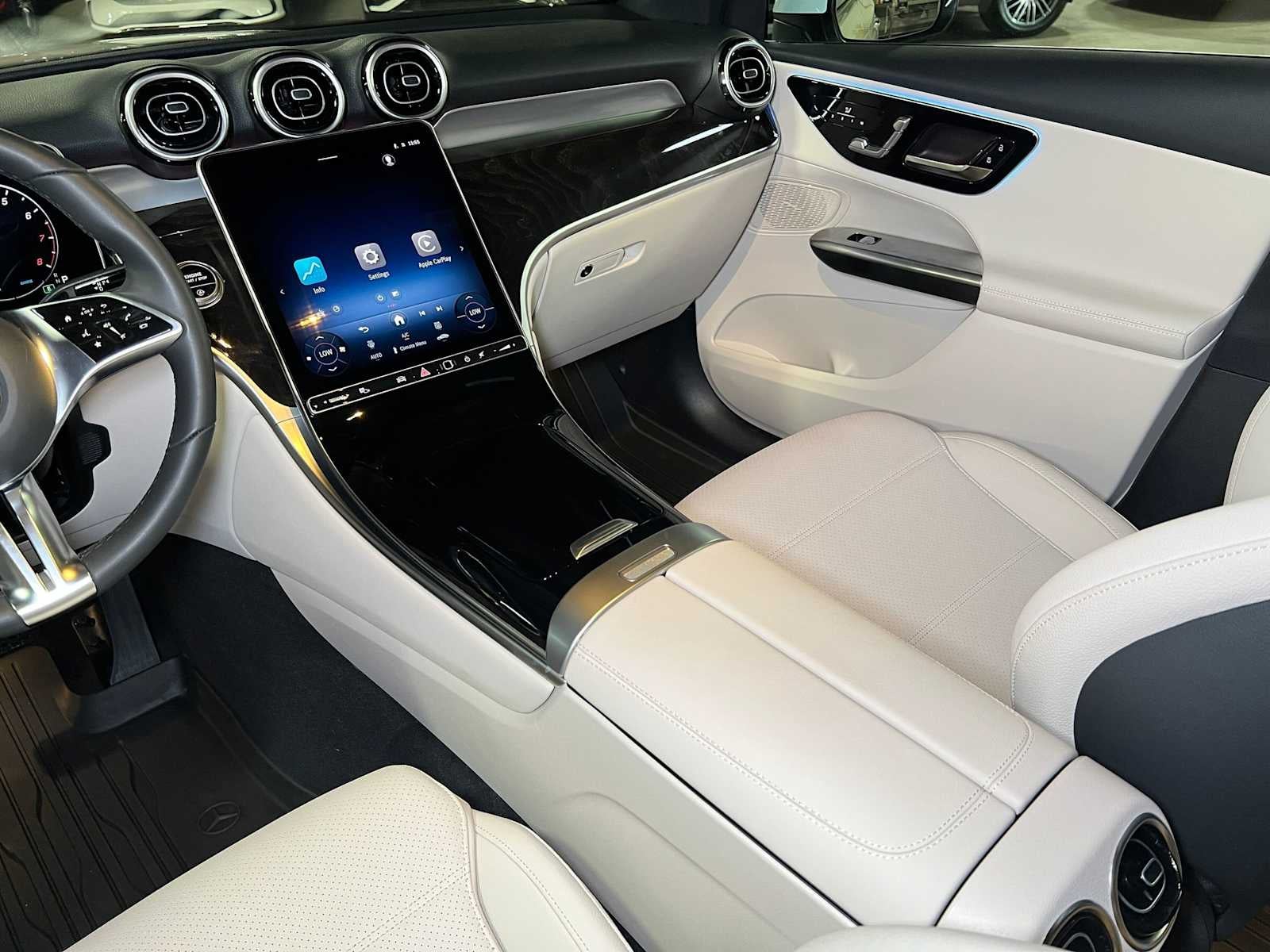 2026 Mercedes-Benz GLC 300 4MATIC® SUV