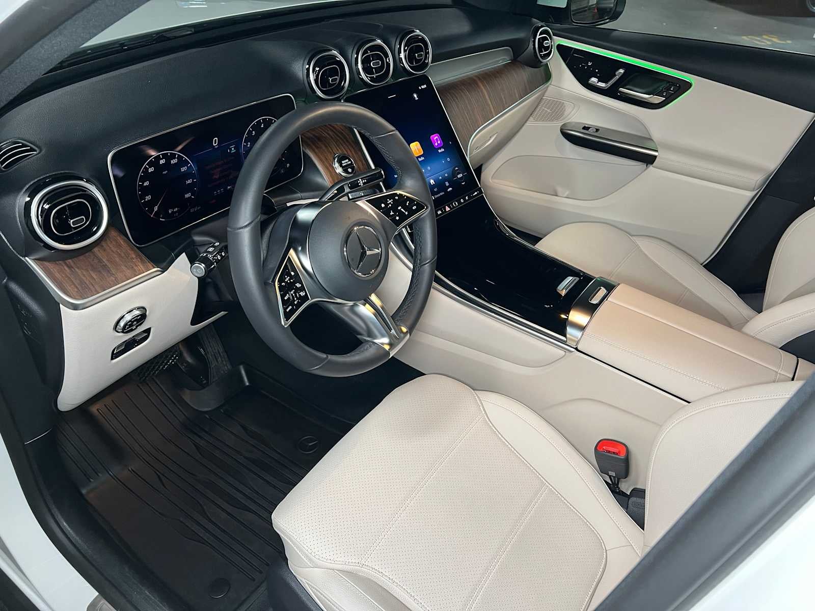 2025 Mercedes-Benz GLC 300 GLC 300