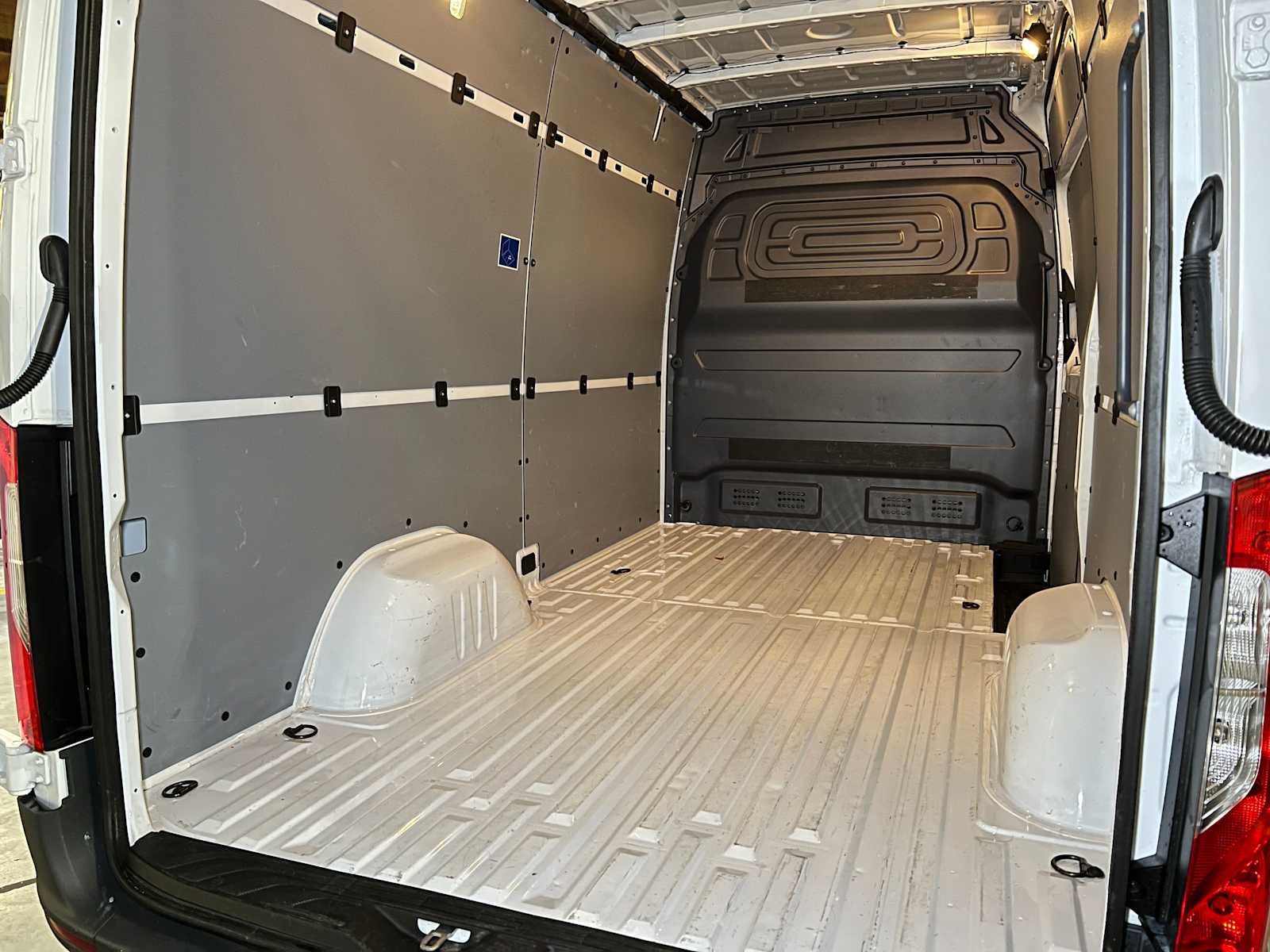 2025 Mercedes-Benz Sprinter 2500 Standard Roof I4 Diesel 144" RWD
