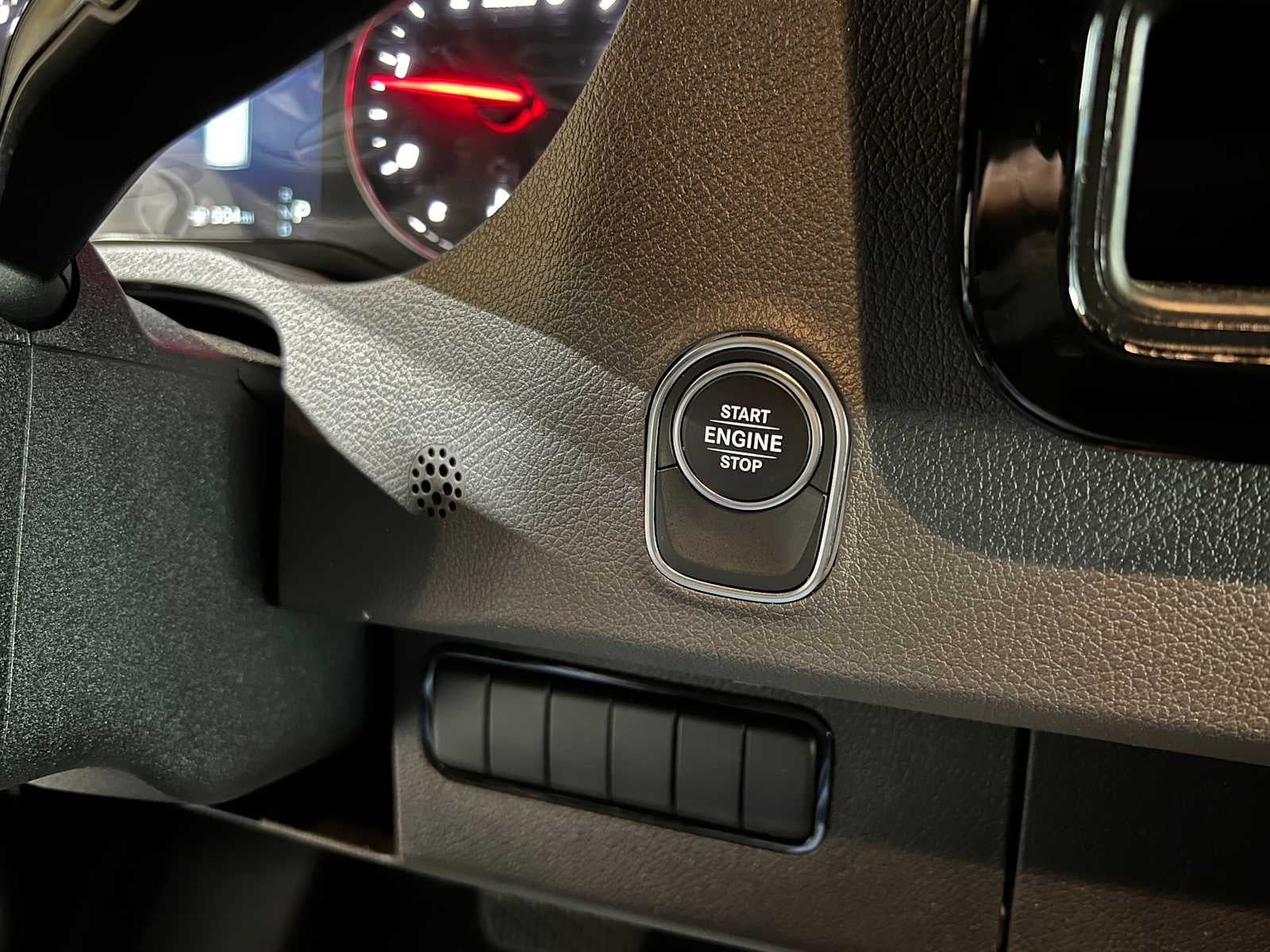 2025 Mercedes-Benz Sprinter 2500 Standard Roof I4 Diesel HO 144" RWD