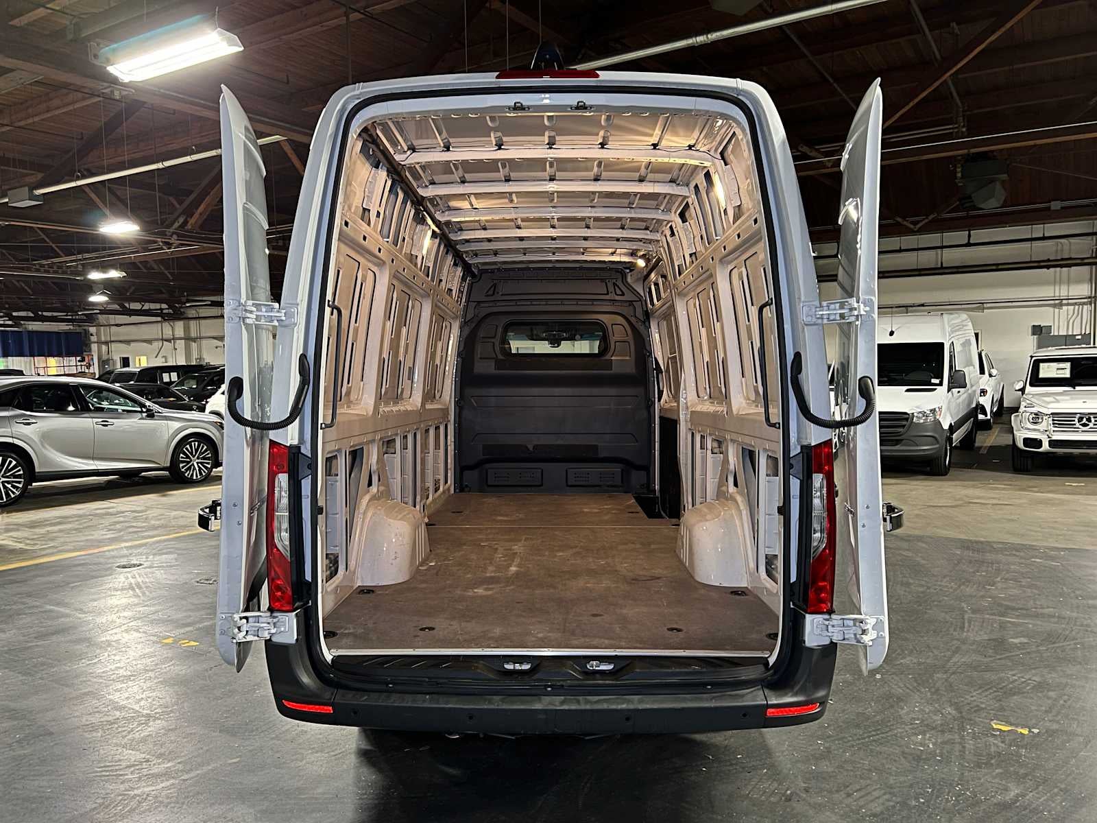 2025 Mercedes-Benz Sprinter 2500 High Roof I4 Diesel HO 170" RWD
