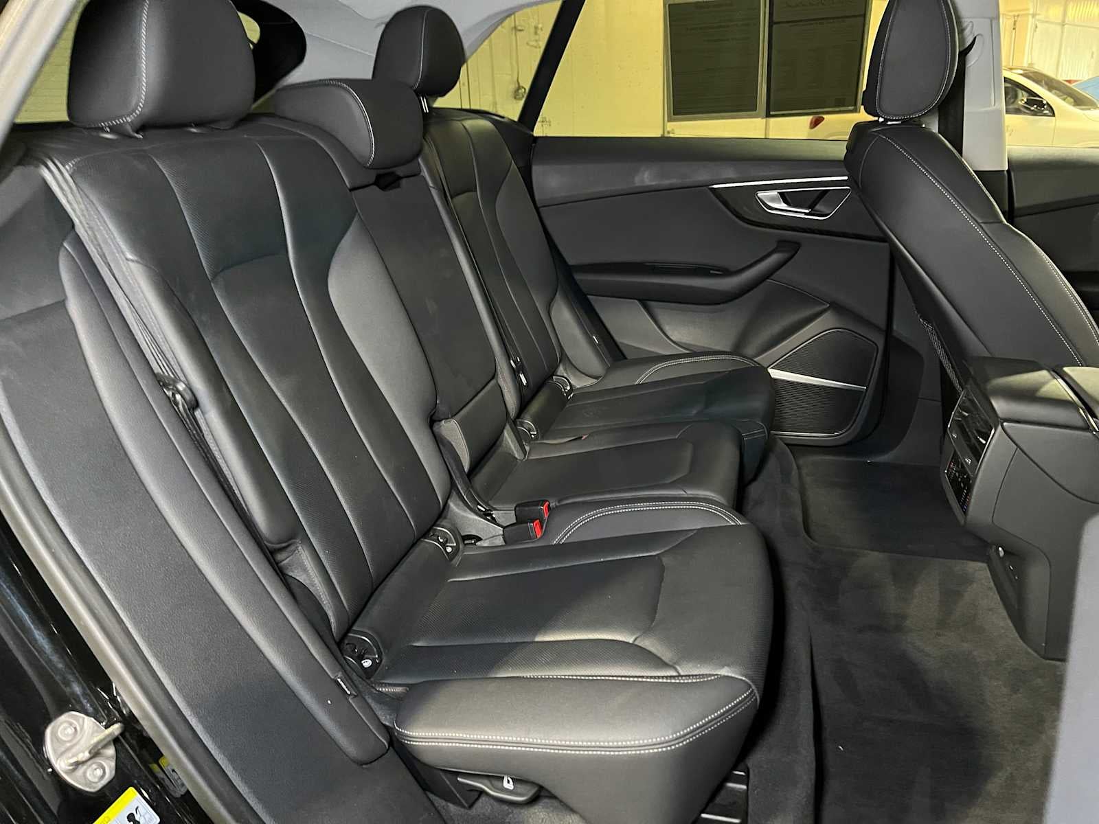 2022 Audi Q8 Premium Plus