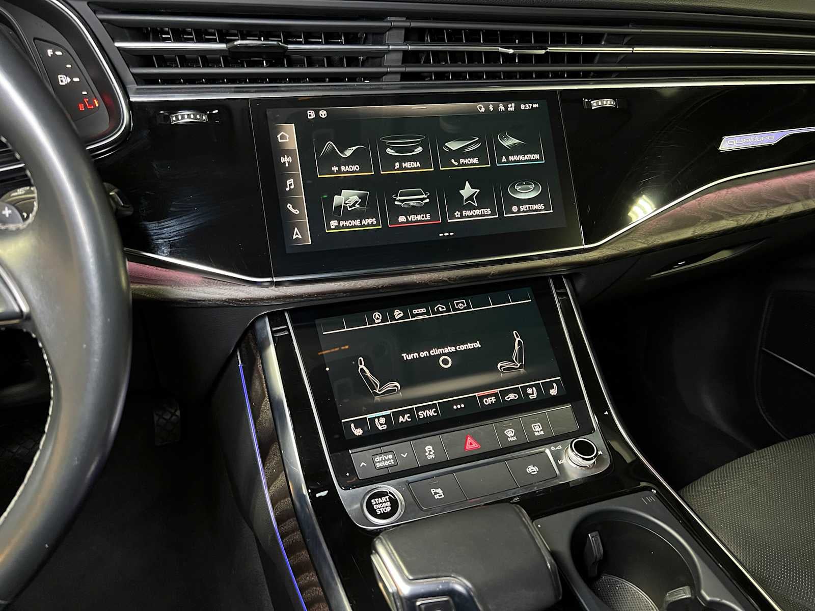 2022 Audi Q8 Premium Plus