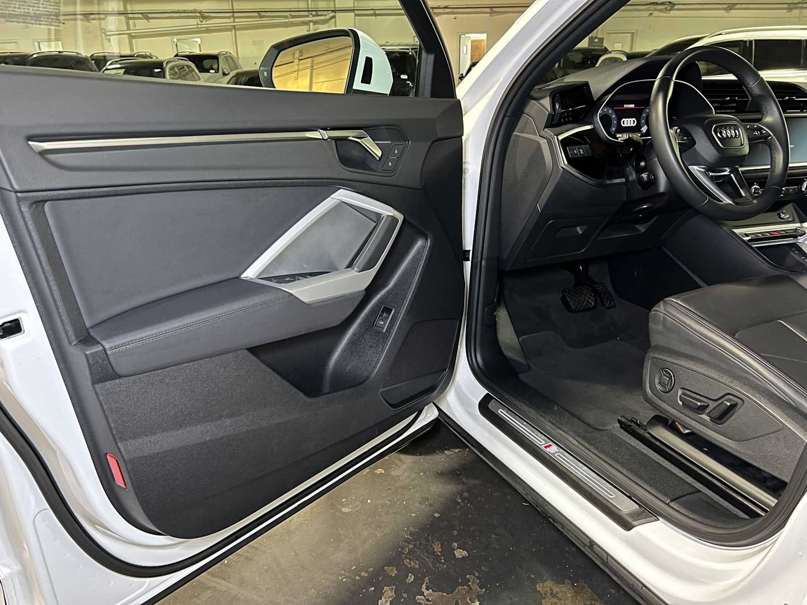 2025 Audi Q3 S line Premium