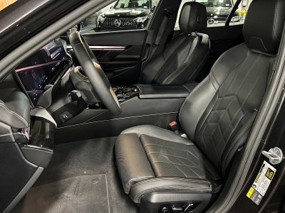 2025 BMW i5 eDrive40