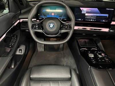 2025 BMW i5 eDrive40
