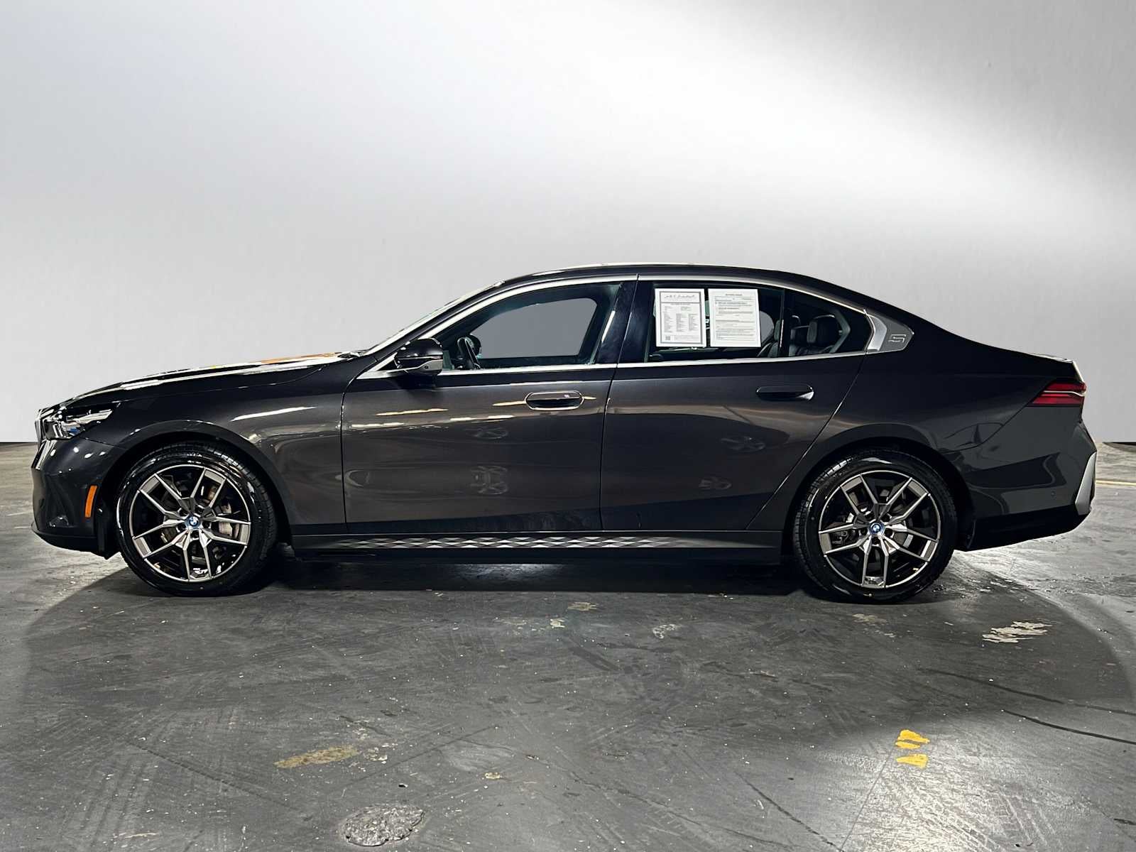 2025 BMW i5 eDrive40