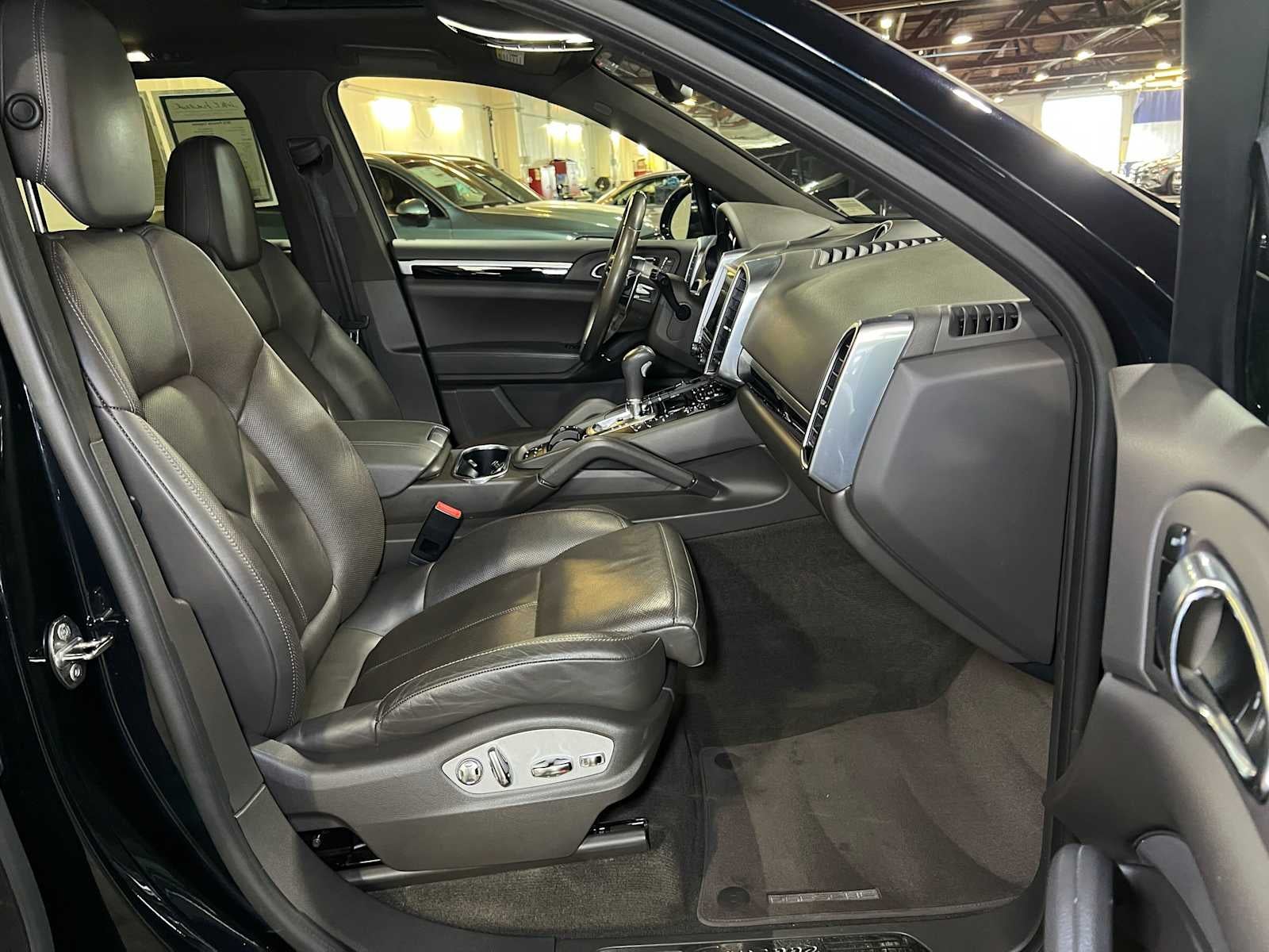 2018 Porsche Cayenne Platinum Edition