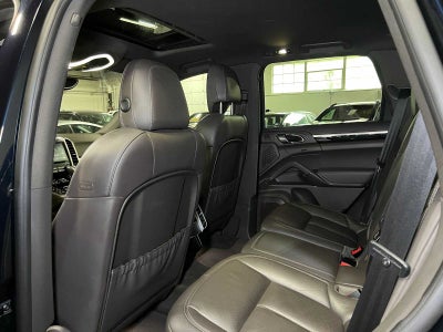 2018 Porsche Cayenne Platinum Edition