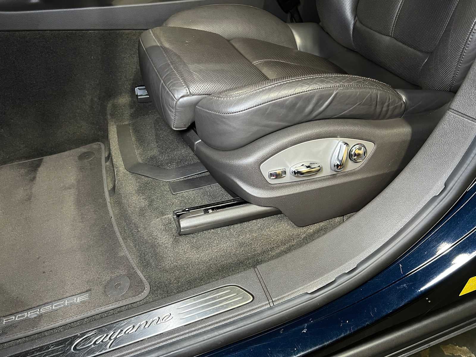 2018 Porsche Cayenne Platinum Edition