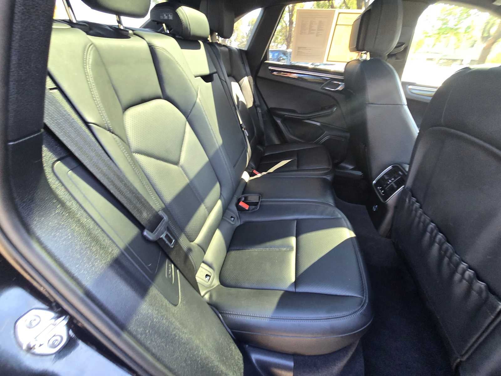 2024 Porsche Macan AWD