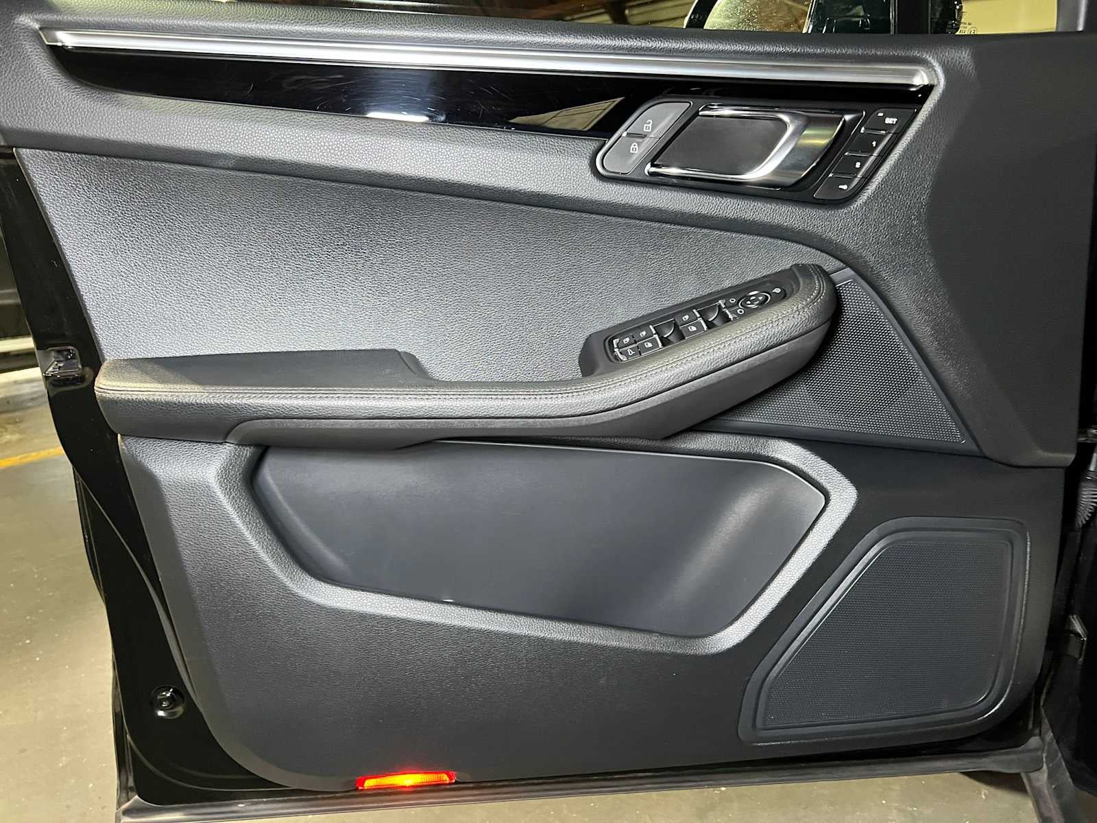 2024 Porsche Macan AWD