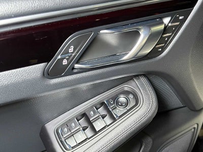 2024 Porsche Macan AWD