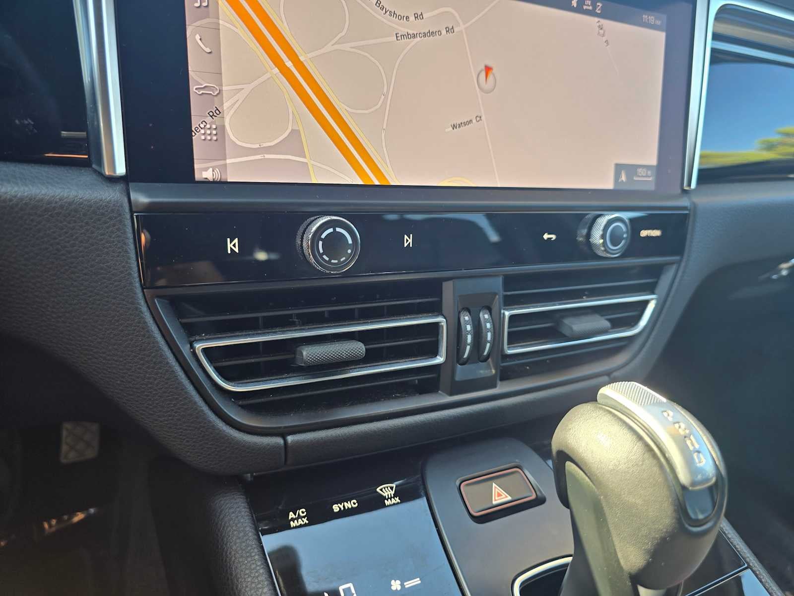 2024 Porsche Macan AWD