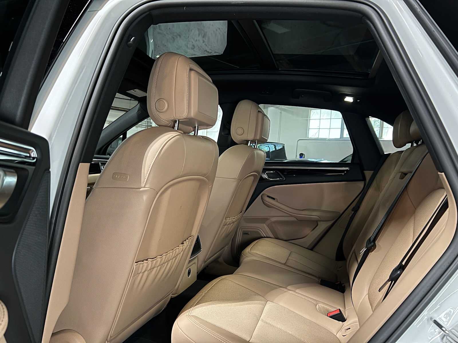 2025 Porsche Macan AWD