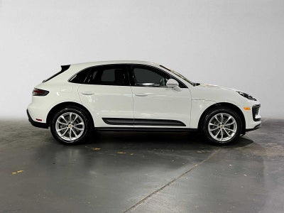 2025 Porsche Macan AWD