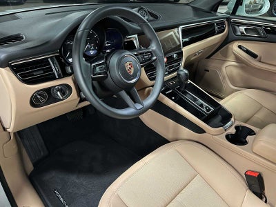 2025 Porsche Macan AWD