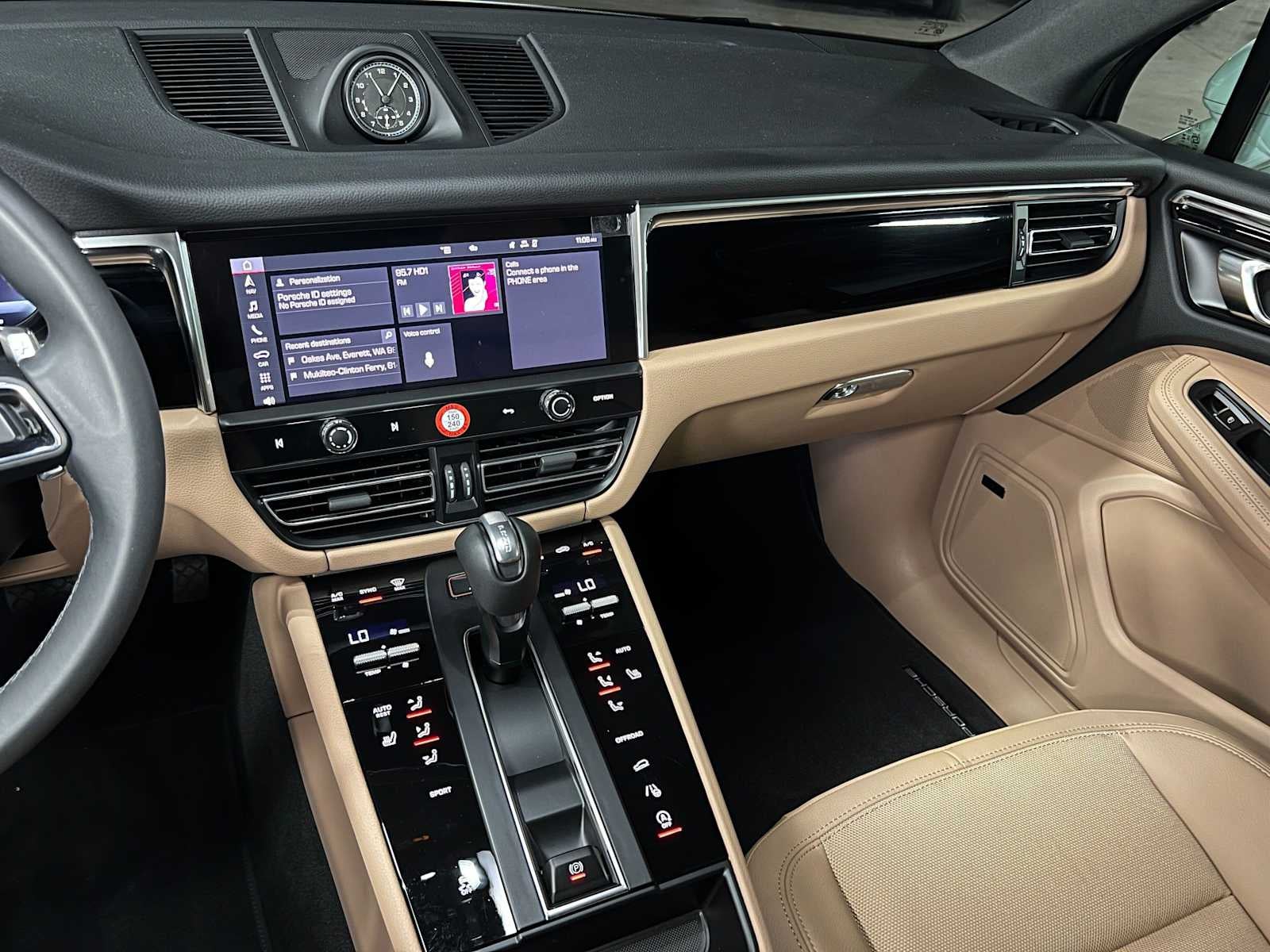 2025 Porsche Macan AWD