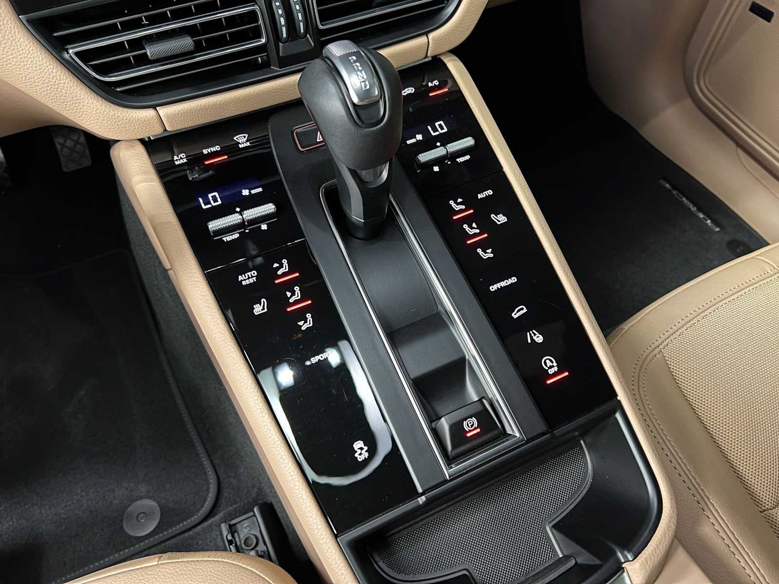 2025 Porsche Macan AWD