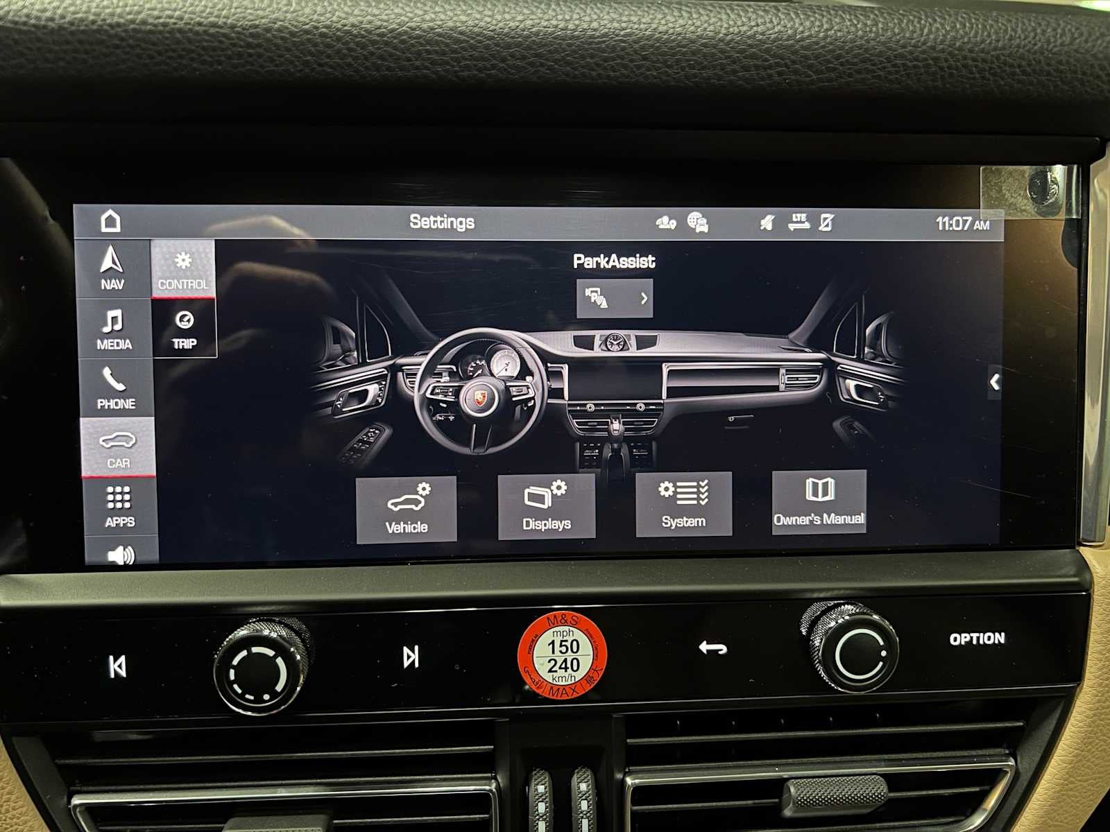 2025 Porsche Macan AWD