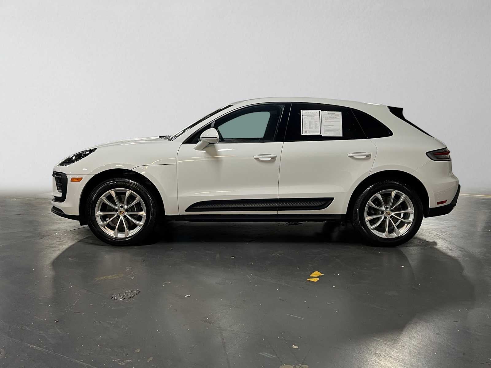 2025 Porsche Macan AWD