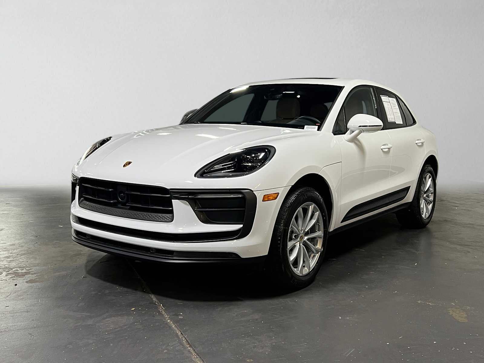 2025 Porsche Macan AWD