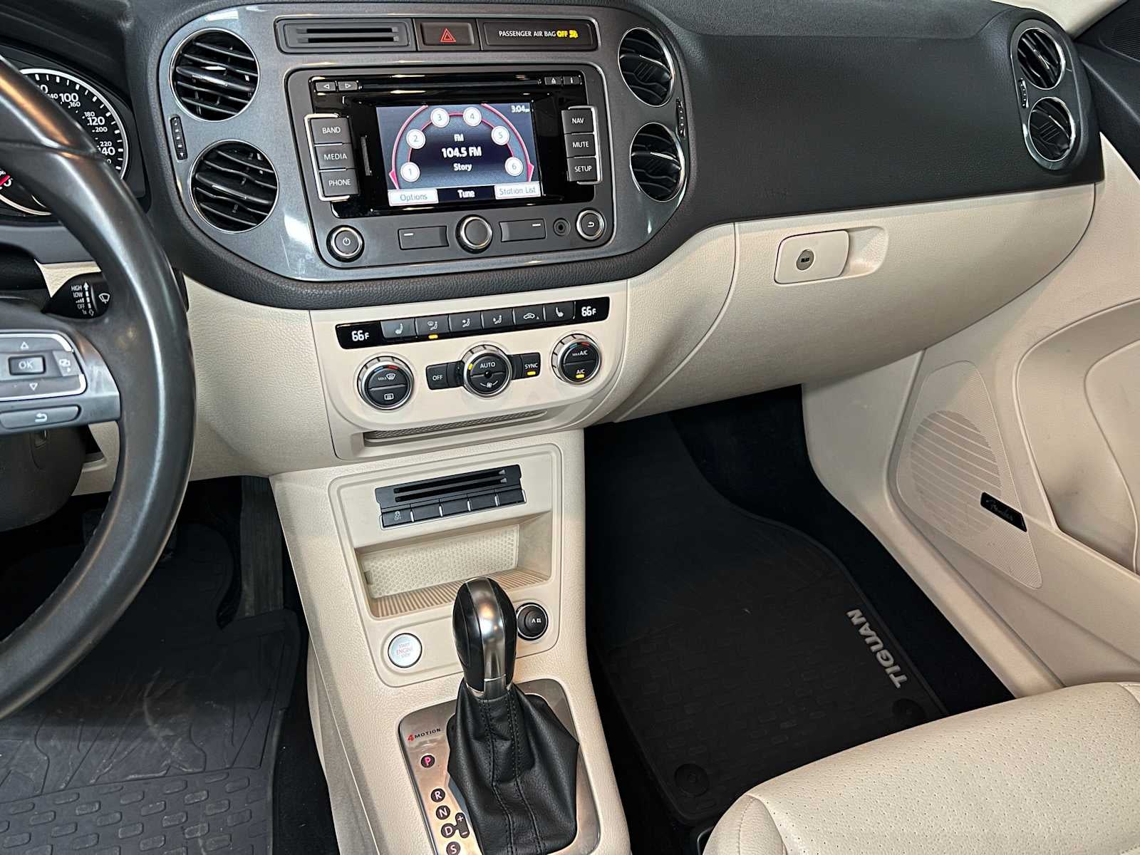 2014 Volkswagen Tiguan SE