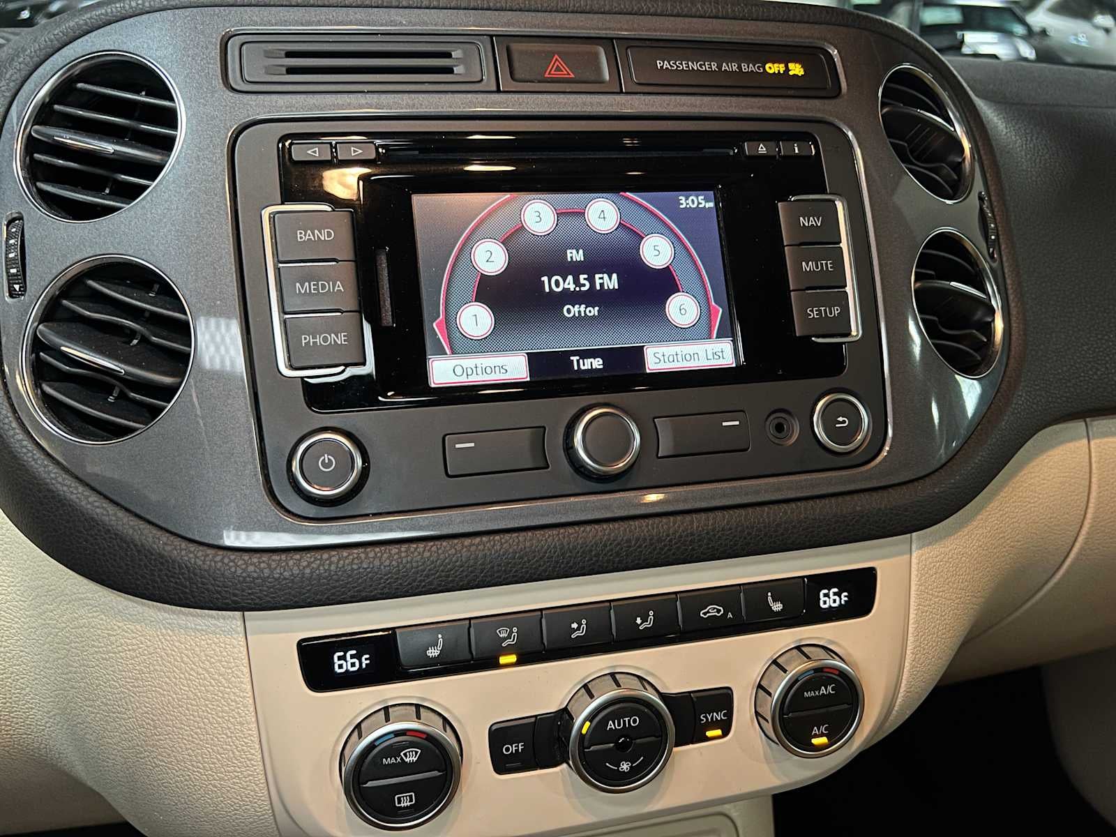 2014 Volkswagen Tiguan SE