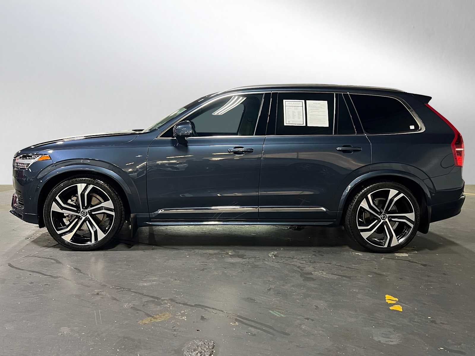 2024 Volvo XC90 Ultimate Bright Theme