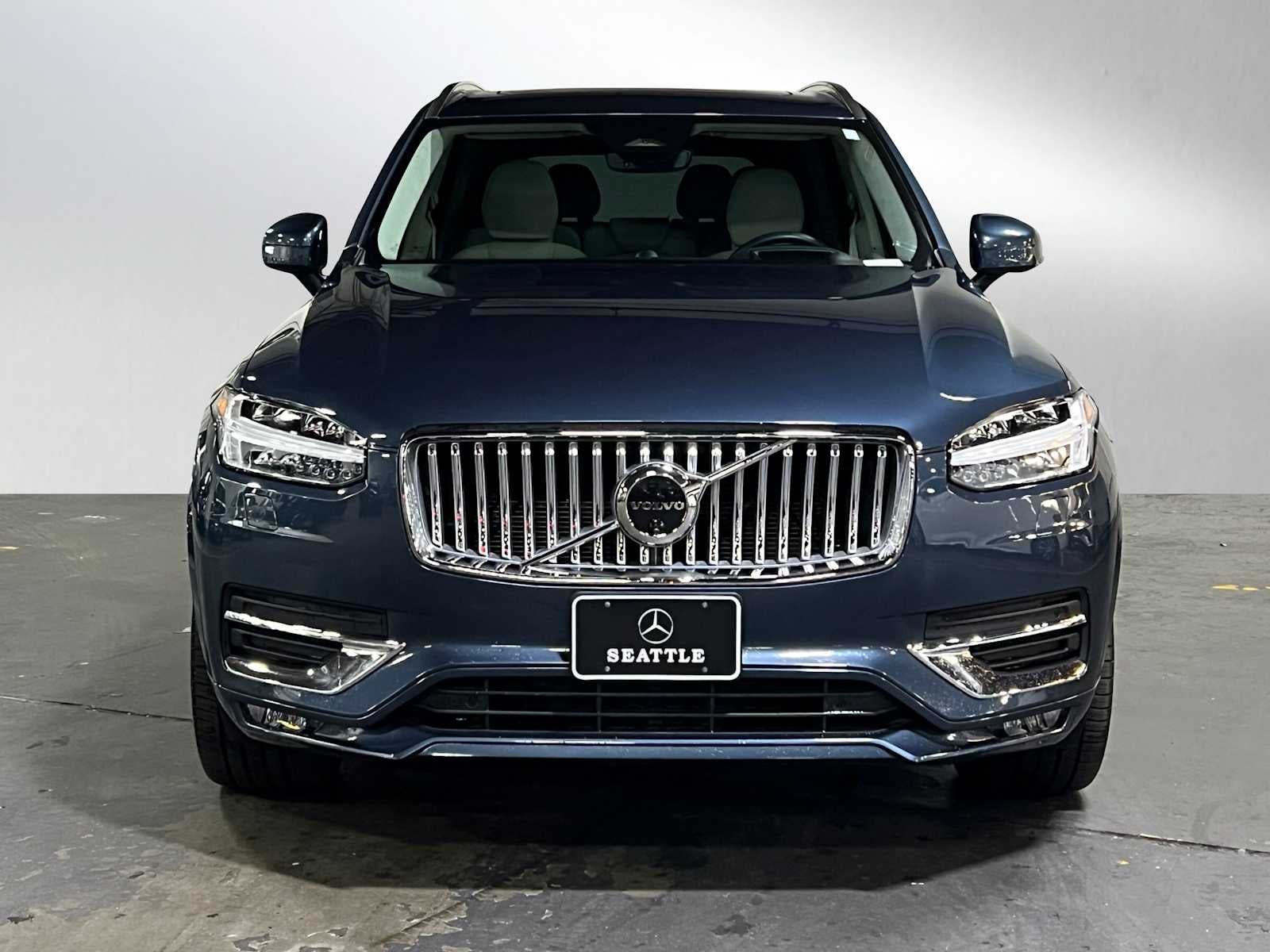2024 Volvo XC90 Ultimate Bright Theme