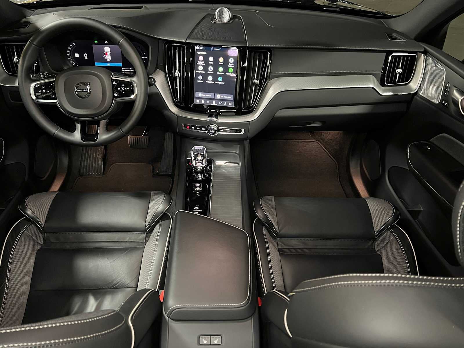2024 Volvo XC60 Recharge Plug-In Hybrid Polestar Engineered