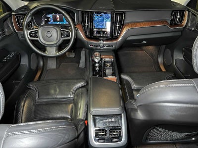 2023 Volvo XC60 Ultimate Dark Theme