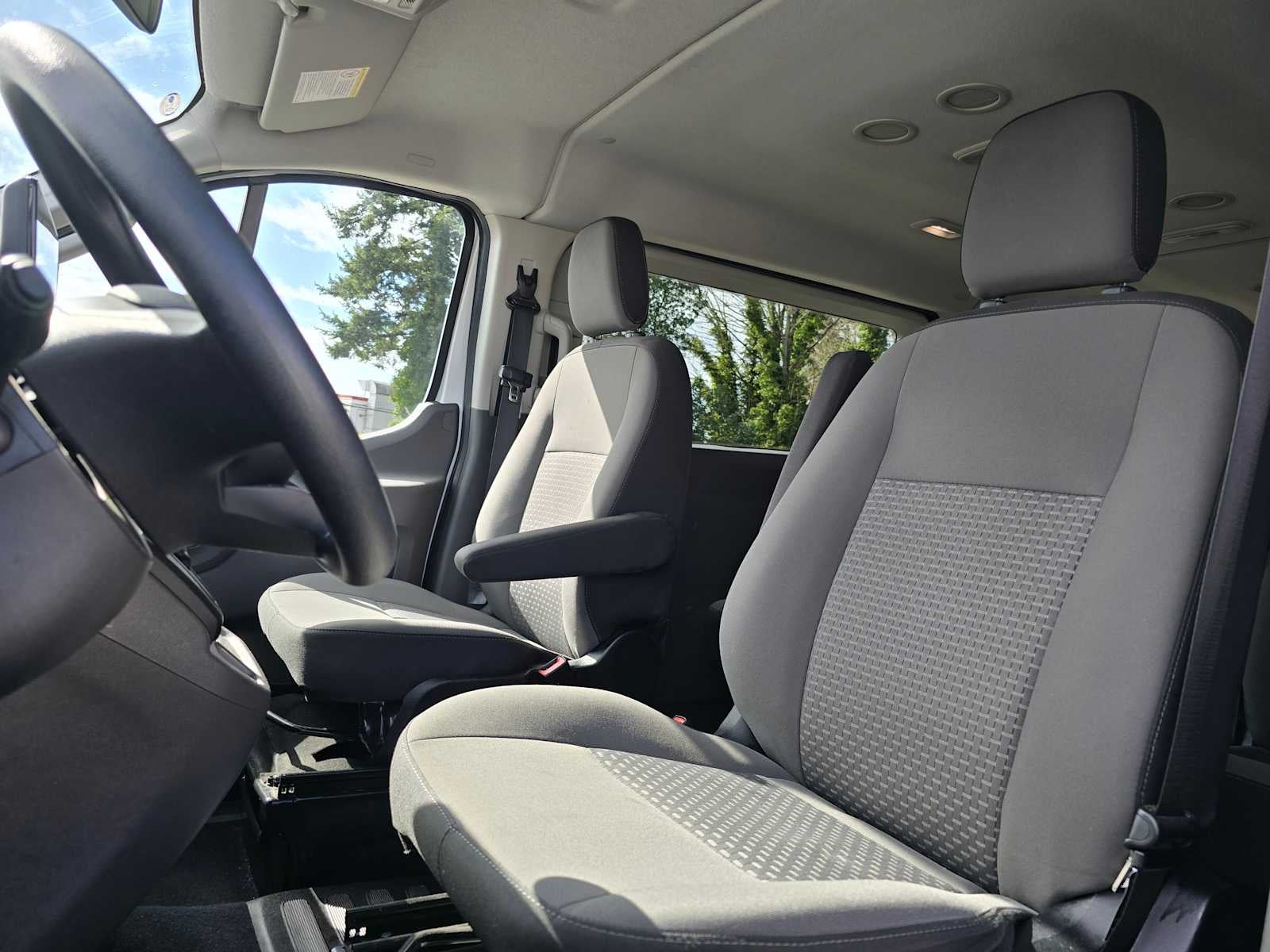 2024 Ford Transit Passenger Wagon XLT