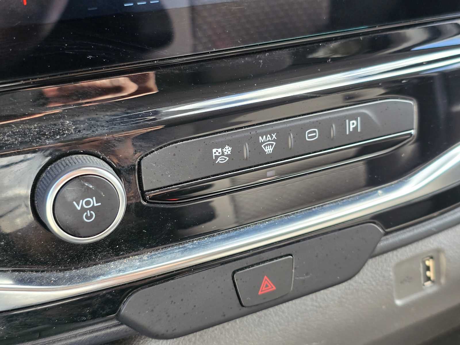 2024 Ford Transit Passenger Wagon XLT