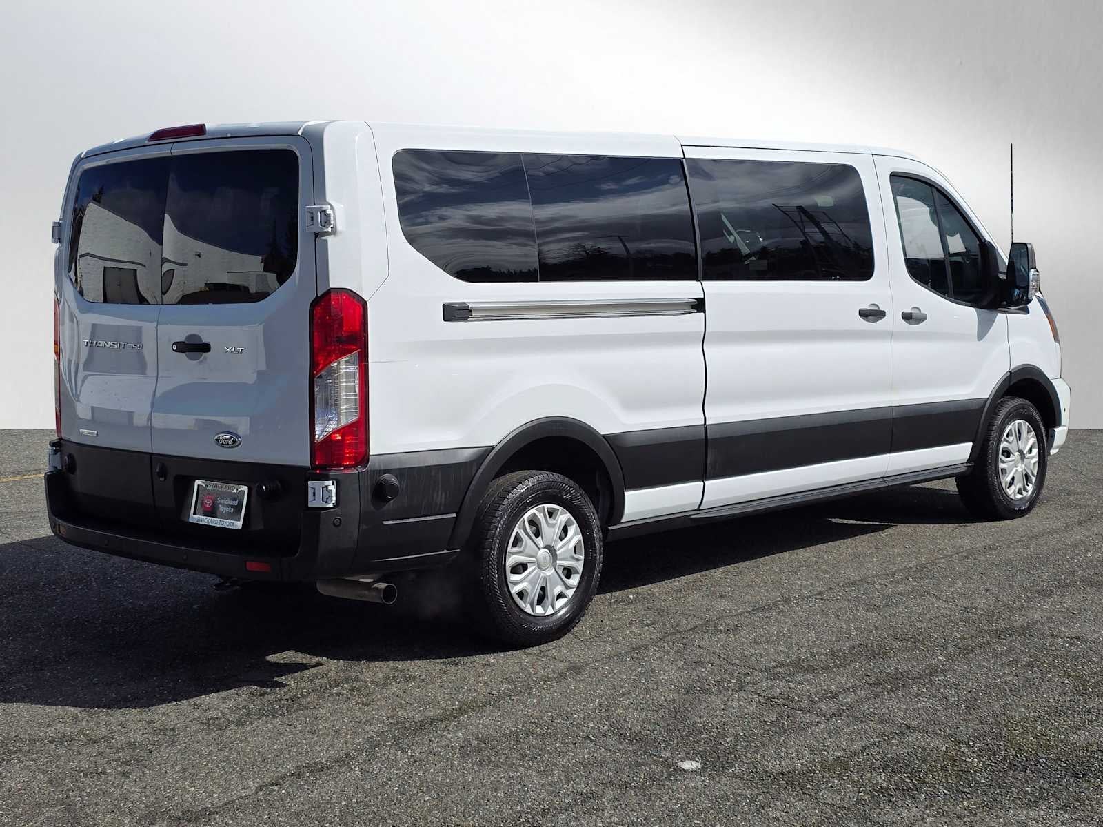 2024 Ford Transit Passenger Wagon XLT