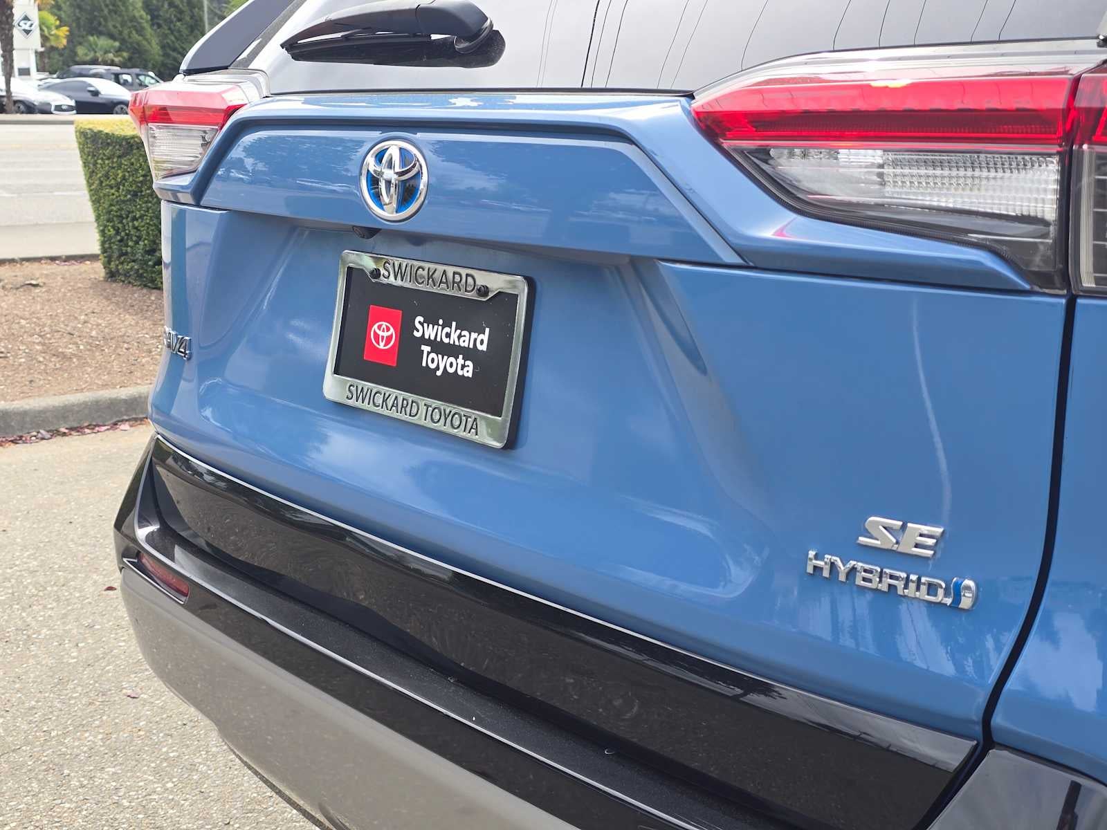 2022 Toyota RAV4 Hybrid SE