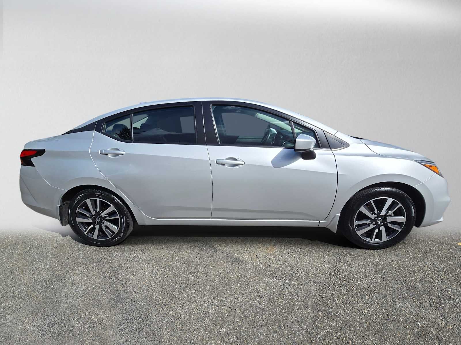 2022 Nissan Versa SV