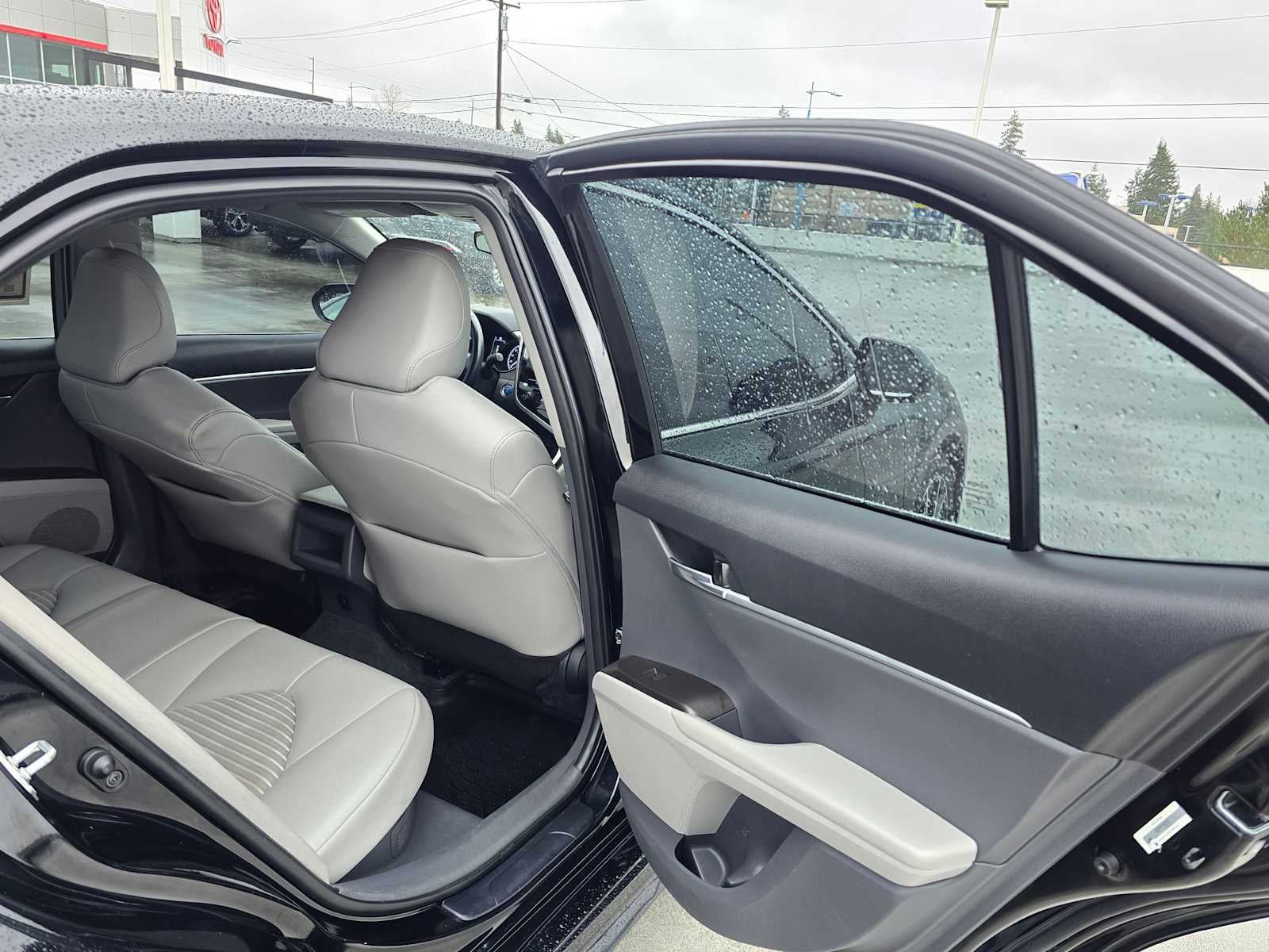 2023 Toyota Camry Hybrid SE