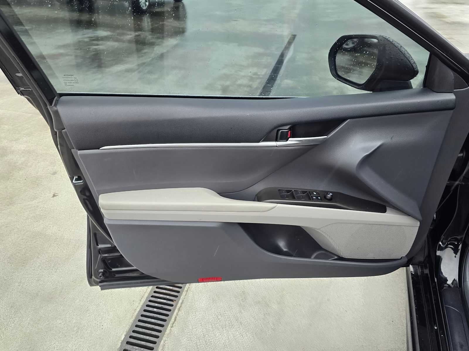 2023 Toyota Camry Hybrid SE