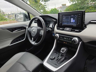 2022 Toyota RAV4 Hybrid XLE Premium