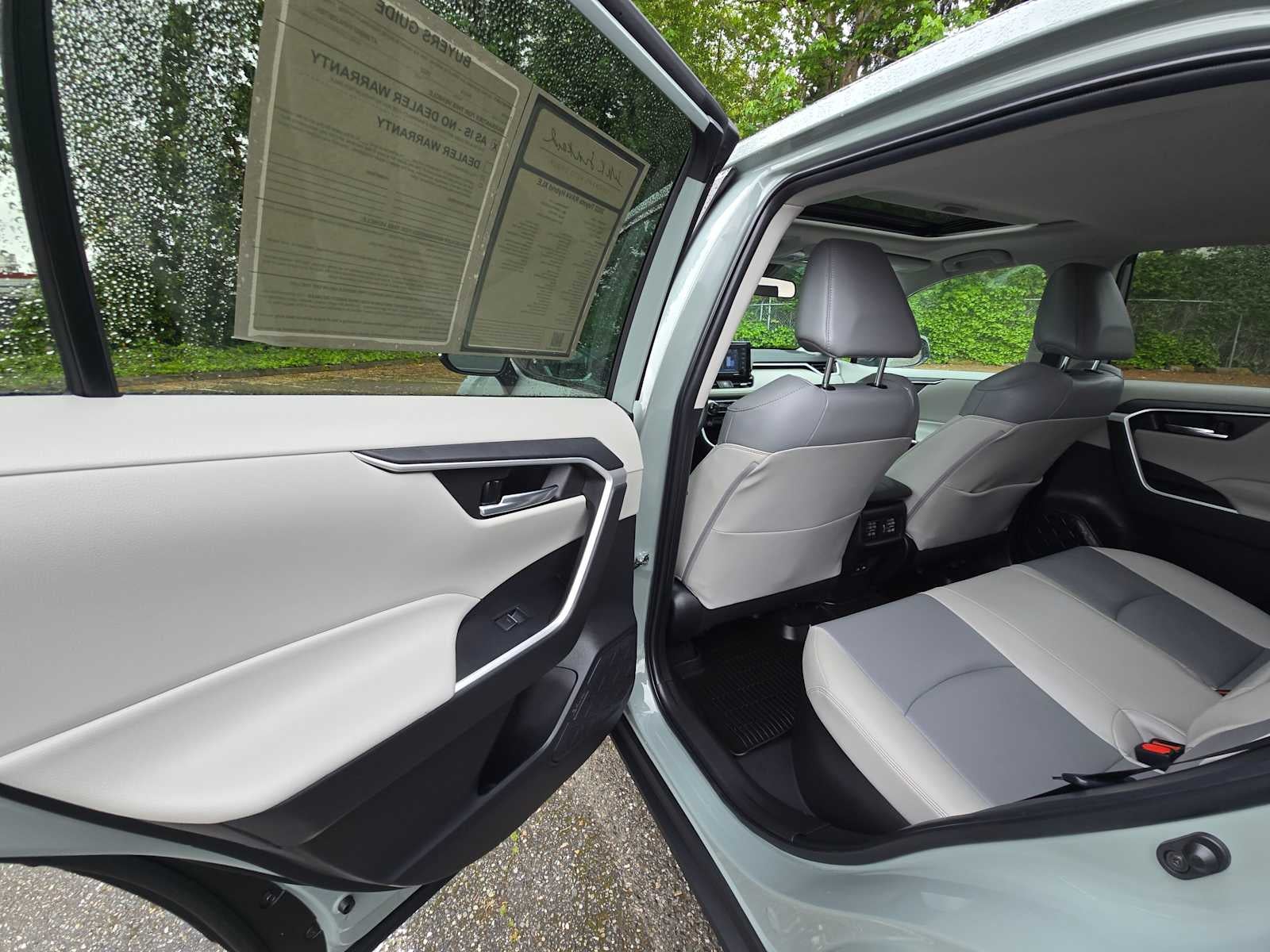 2022 Toyota RAV4 Hybrid XLE Premium