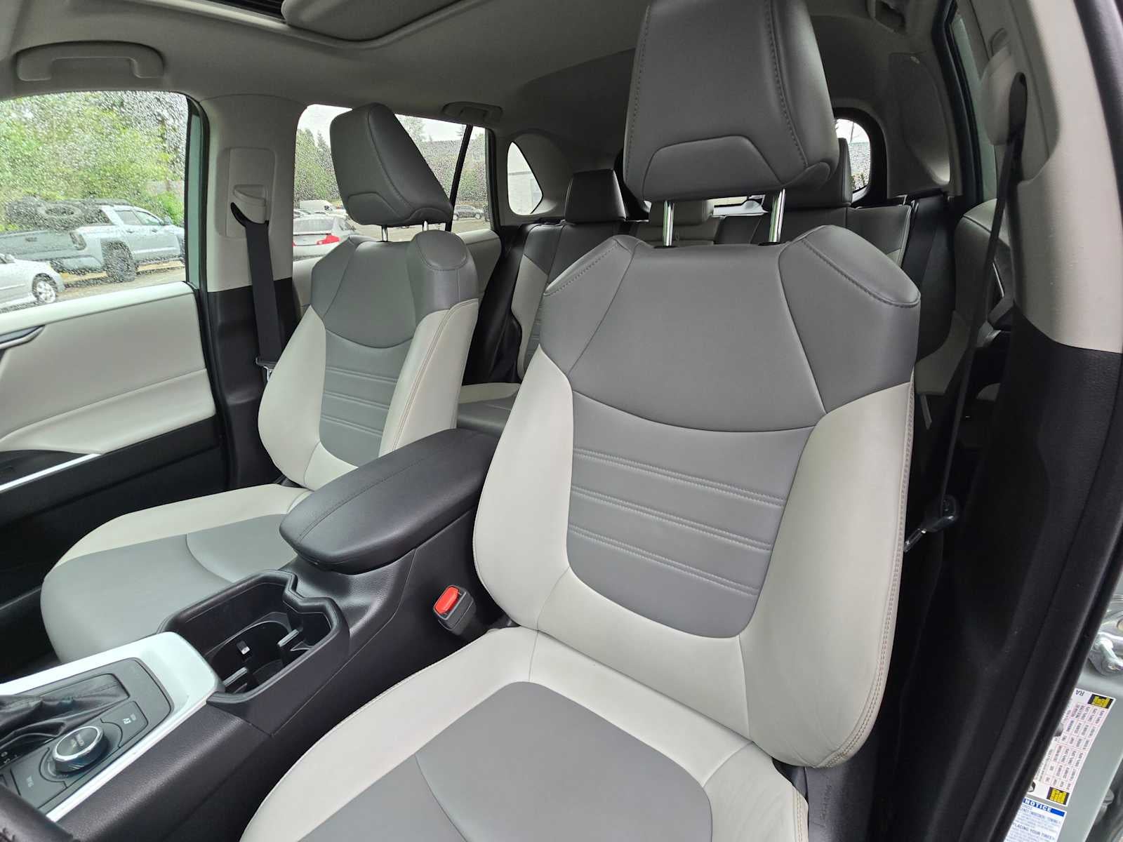 2022 Toyota RAV4 Hybrid XLE Premium