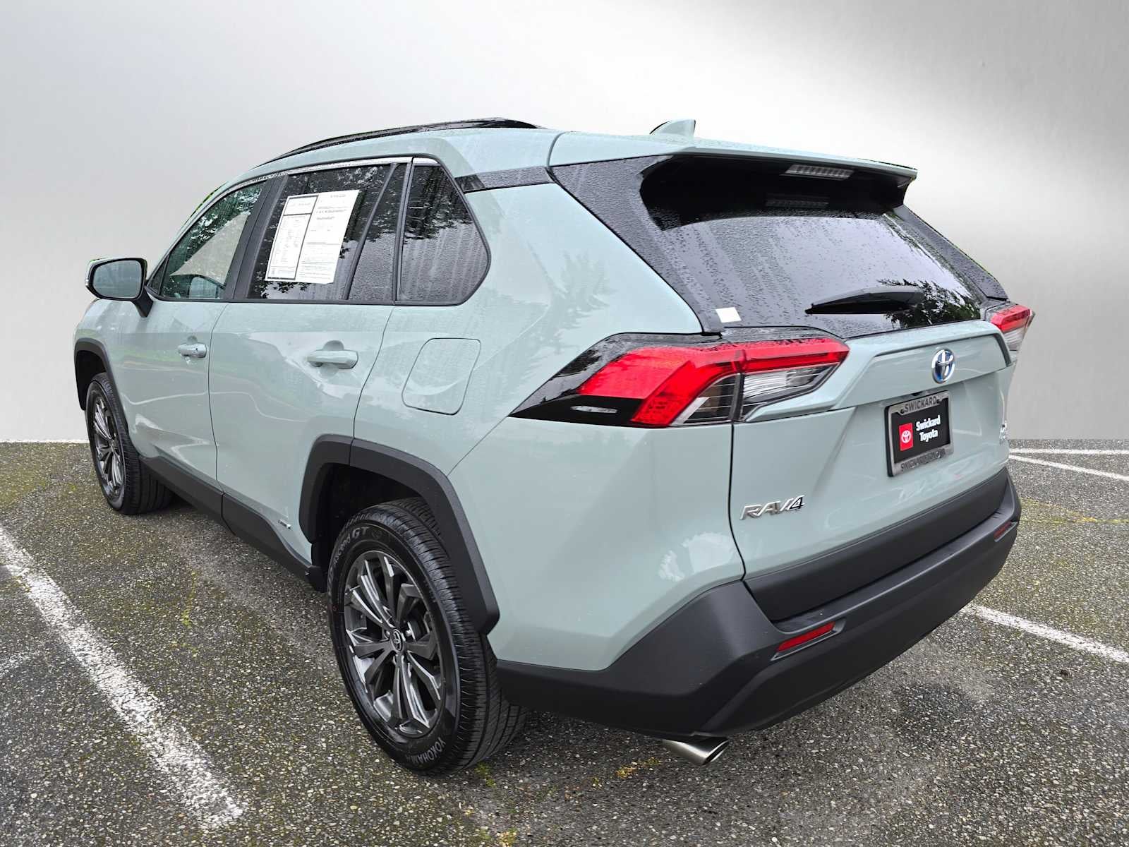 2022 Toyota RAV4 Hybrid XLE Premium