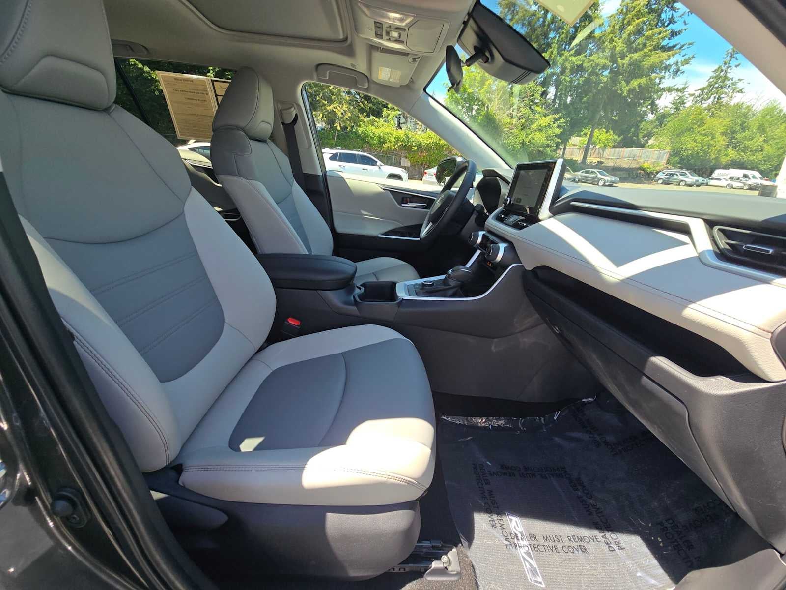 2025 Toyota RAV4 Hybrid XLE Premium