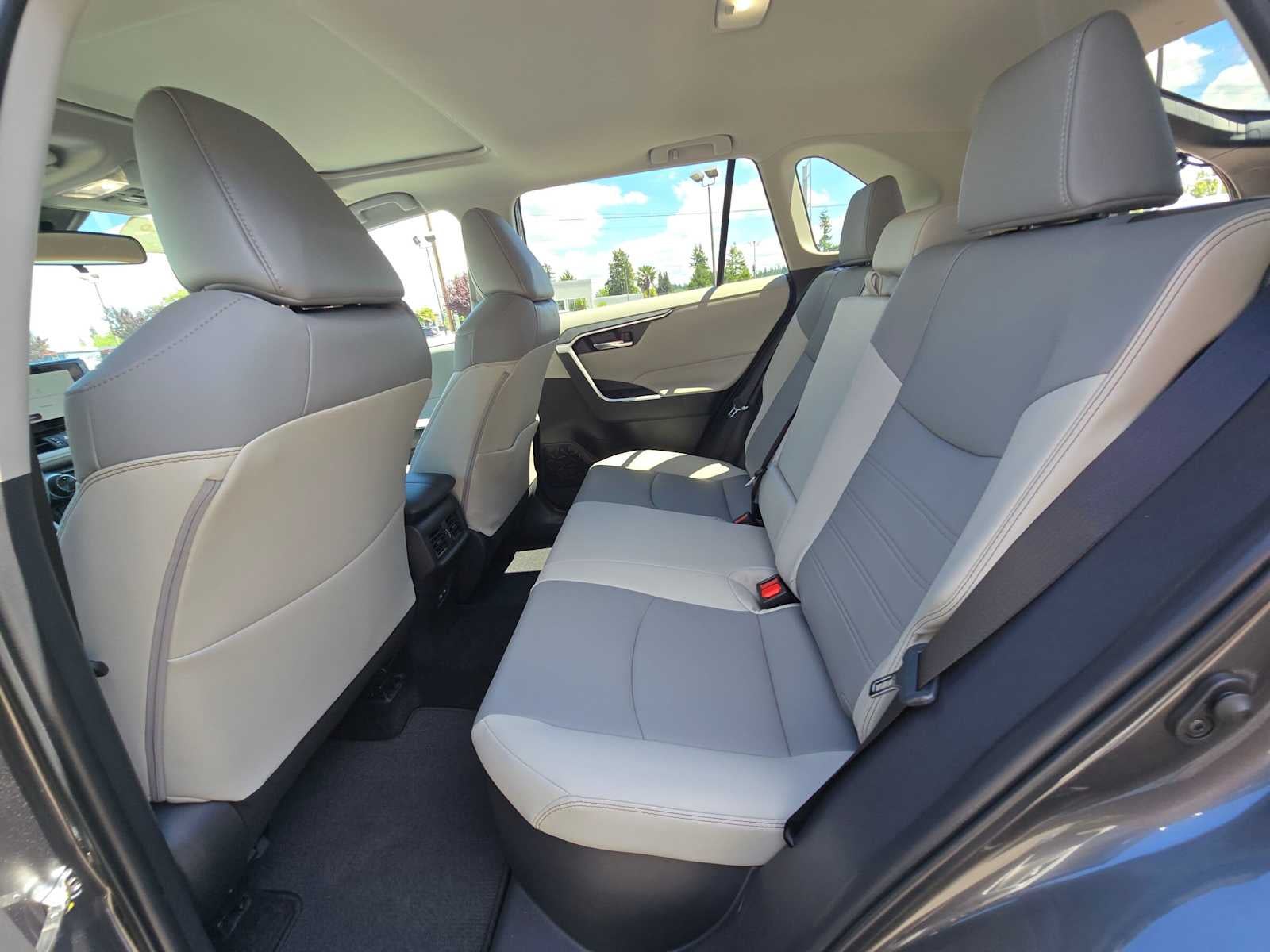 2025 Toyota RAV4 Hybrid XLE Premium