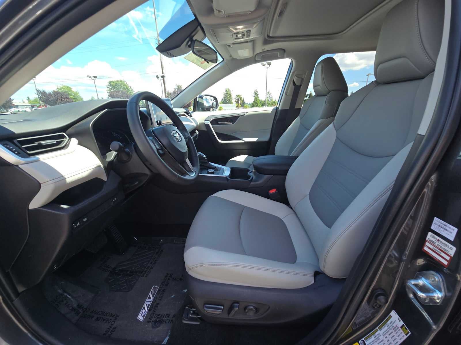 2025 Toyota RAV4 Hybrid XLE Premium