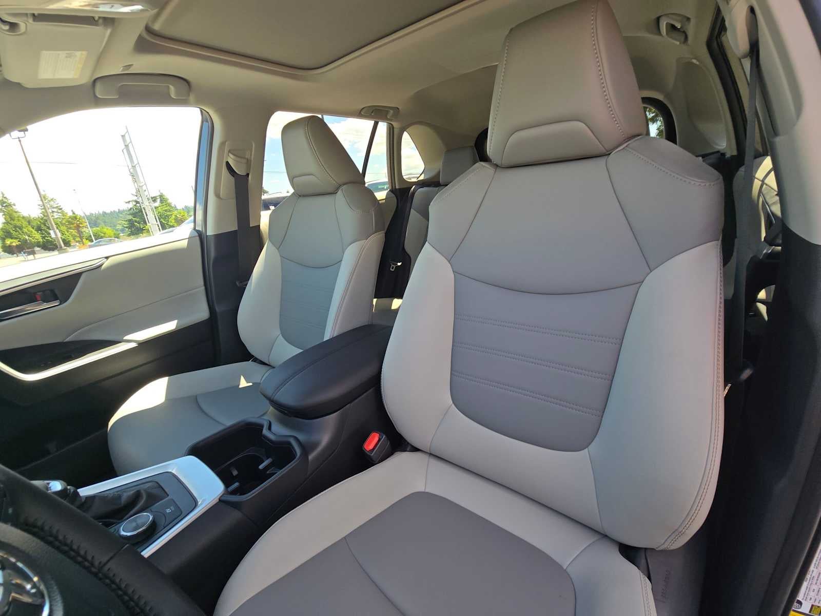 2025 Toyota RAV4 Hybrid XLE Premium
